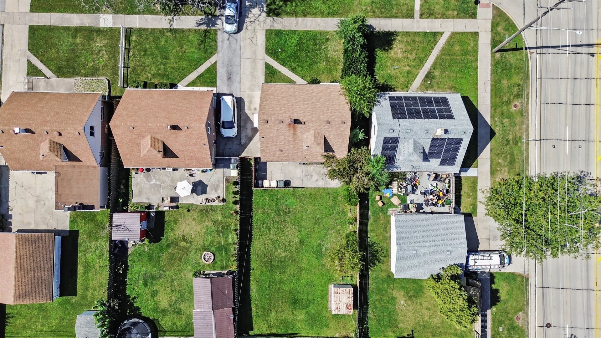 17007 Oakwood Avenue, Lansing, IL 60438