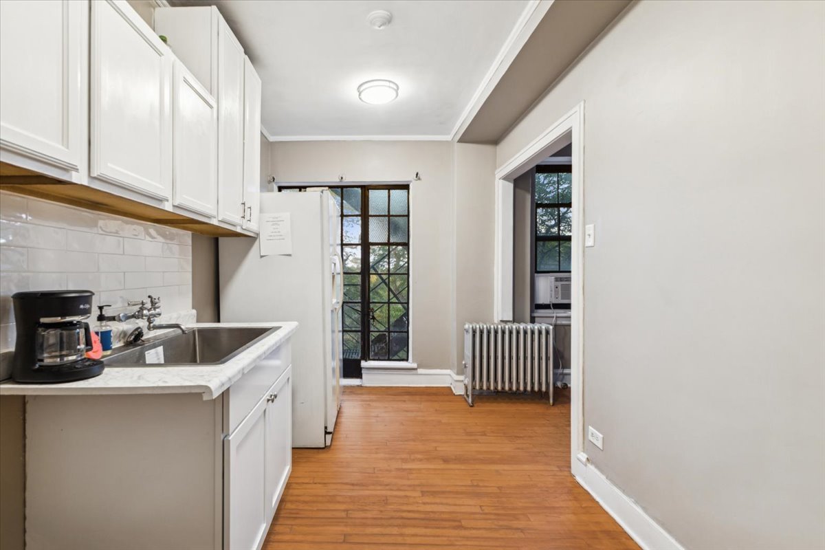 3017 E 78th Street #4B, Chicago, IL 60649