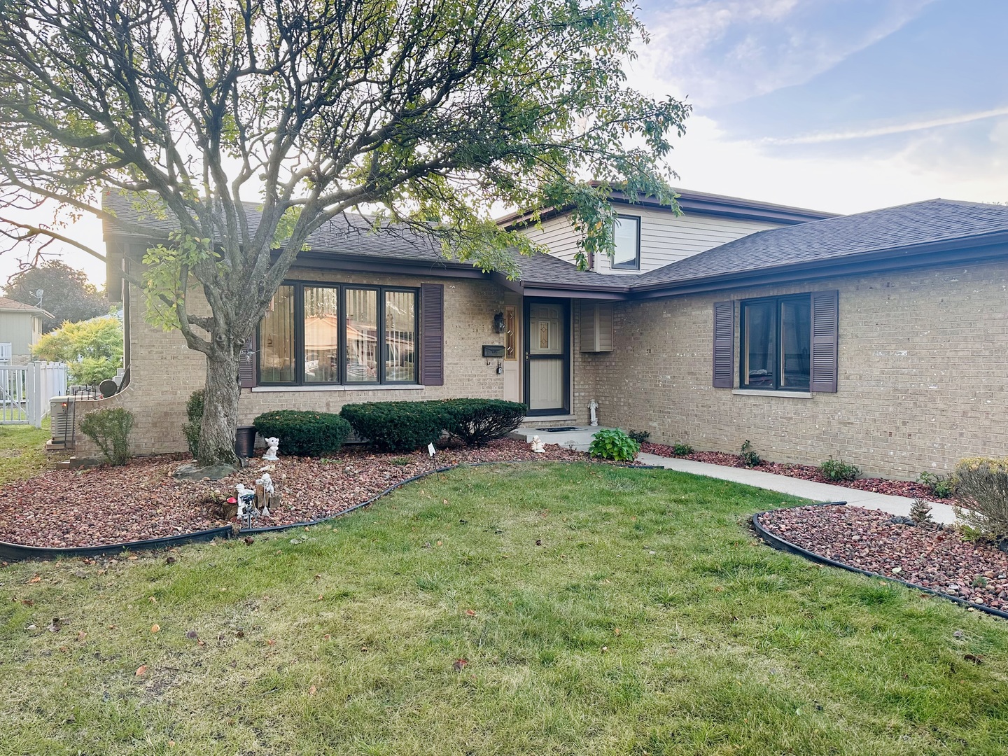 12024 S Van Beveren Drive, Alsip, IL 60803