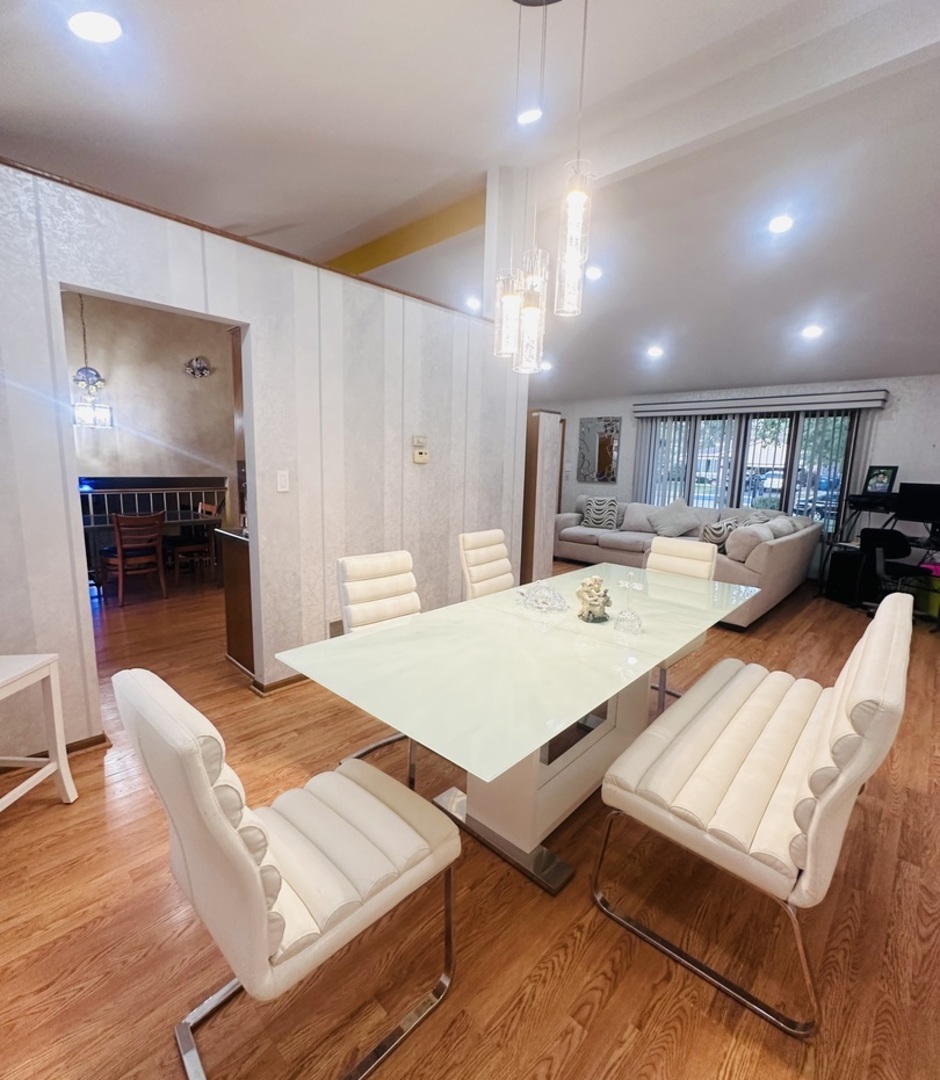 12024 S Van Beveren Drive, Alsip, IL 60803