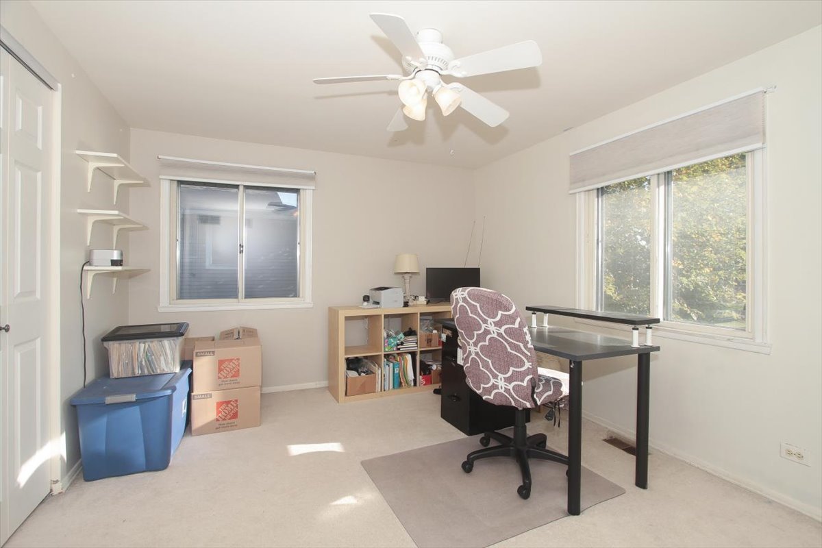220 Kemah Lane, Schaumburg, IL 60193