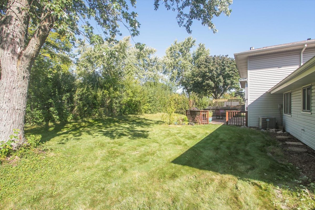 220 Kemah Lane, Schaumburg, IL 60193