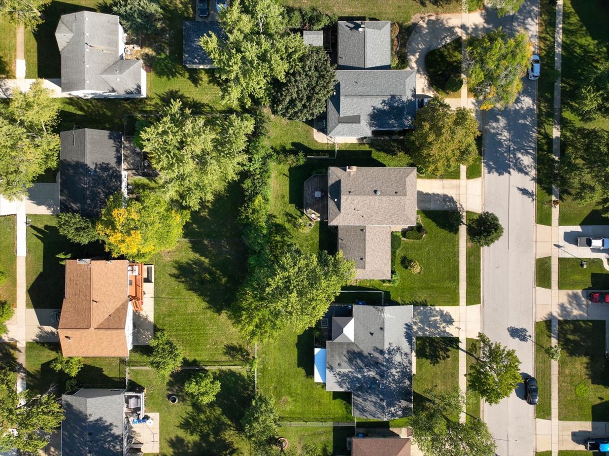 220 Kemah Lane, Schaumburg, IL 60193
