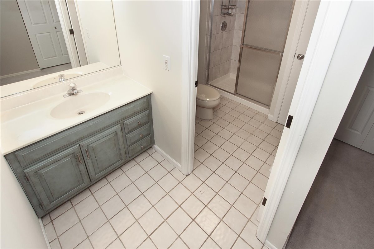 220 Kemah Lane, Schaumburg, IL 60193