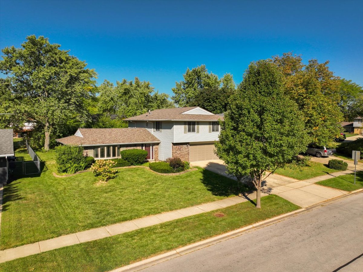 220 Kemah Lane, Schaumburg, IL 60193