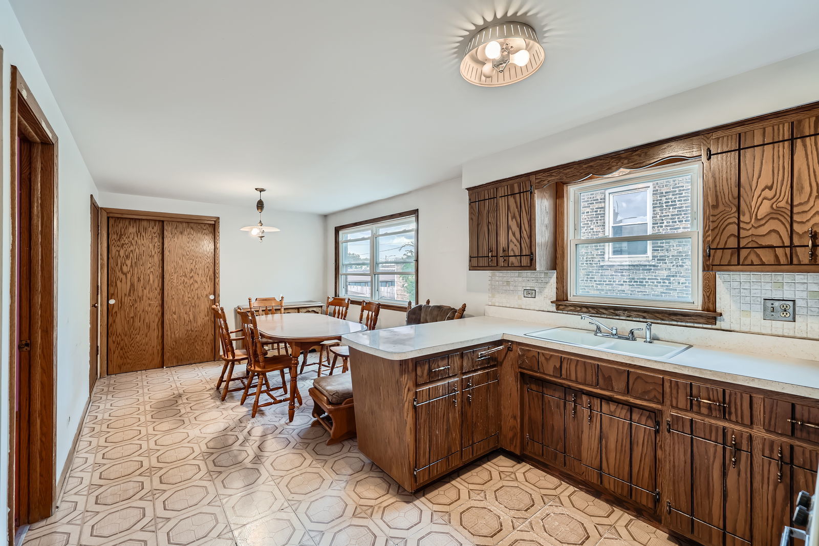 5443 S Nottingham Avenue, Chicago, IL 60638