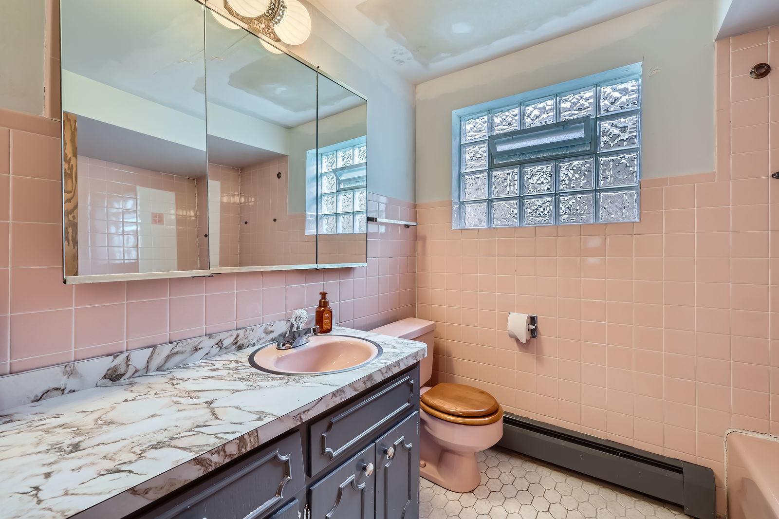 5443 S Nottingham Avenue, Chicago, IL 60638