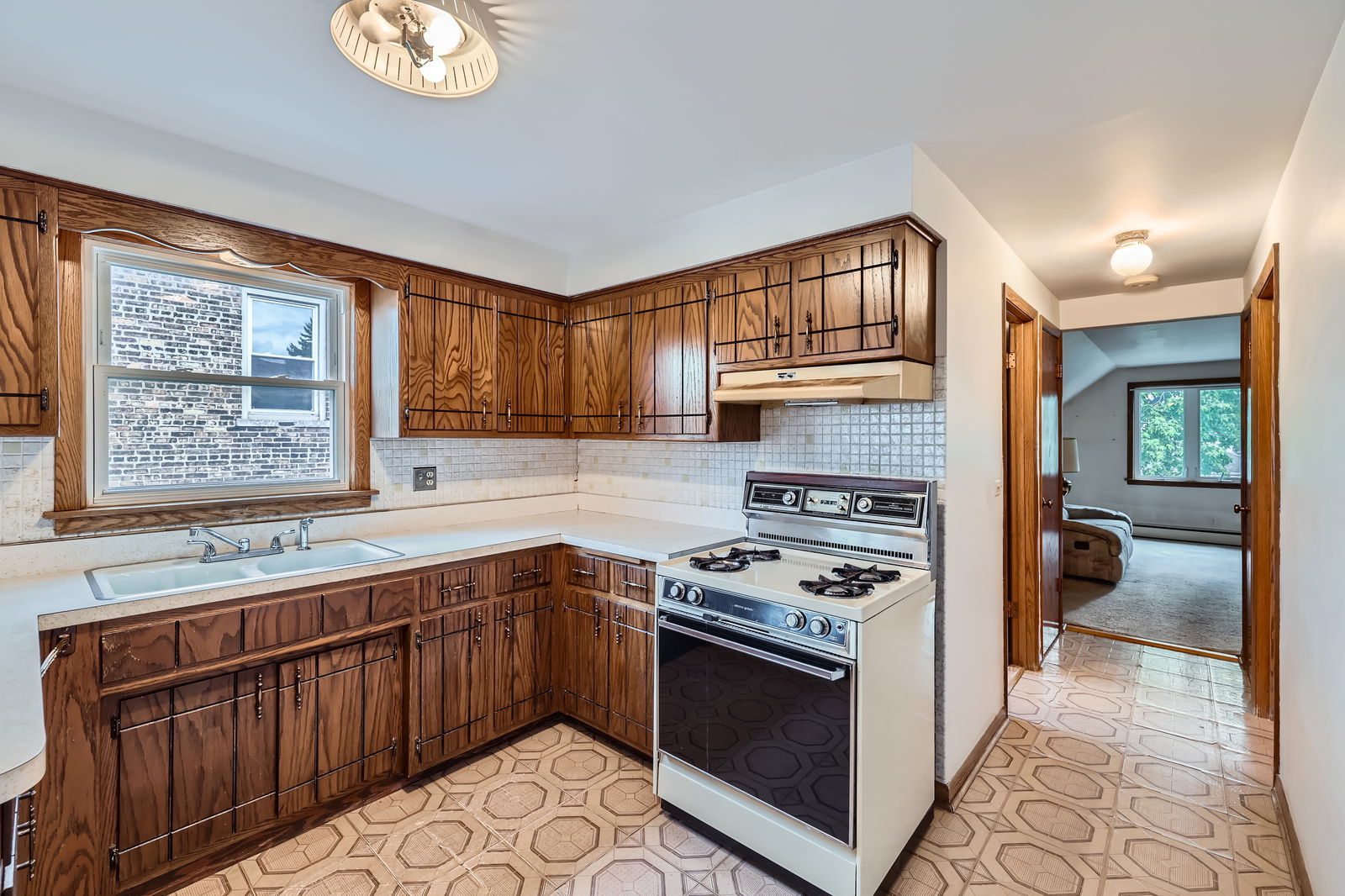 5443 S Nottingham Avenue, Chicago, IL 60638