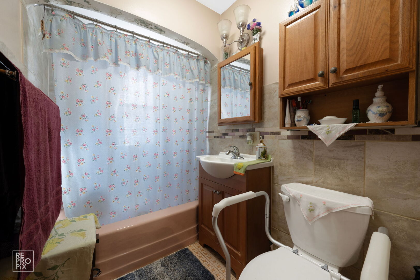 3645 W Dickens Avenue, Chicago, IL 60647