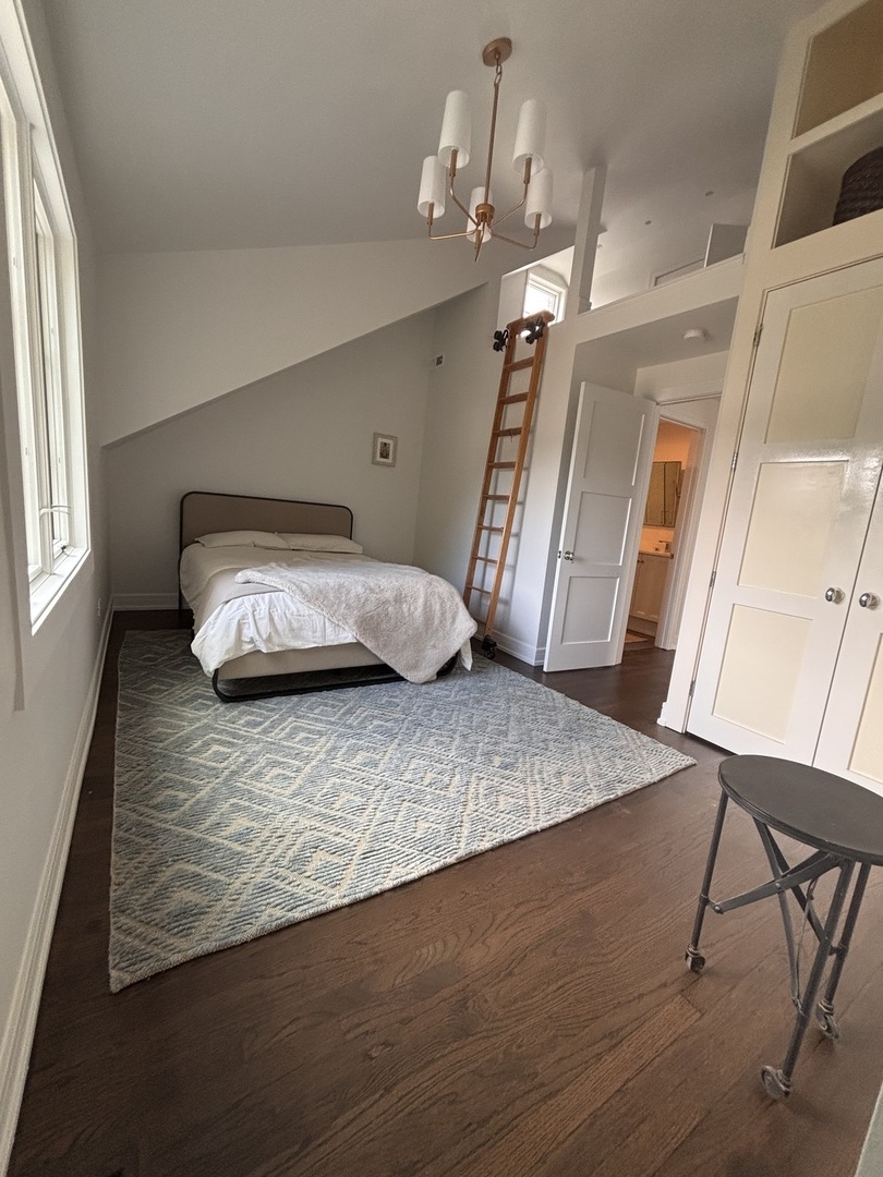 438 S Quincy Street, Hinsdale, IL 60521