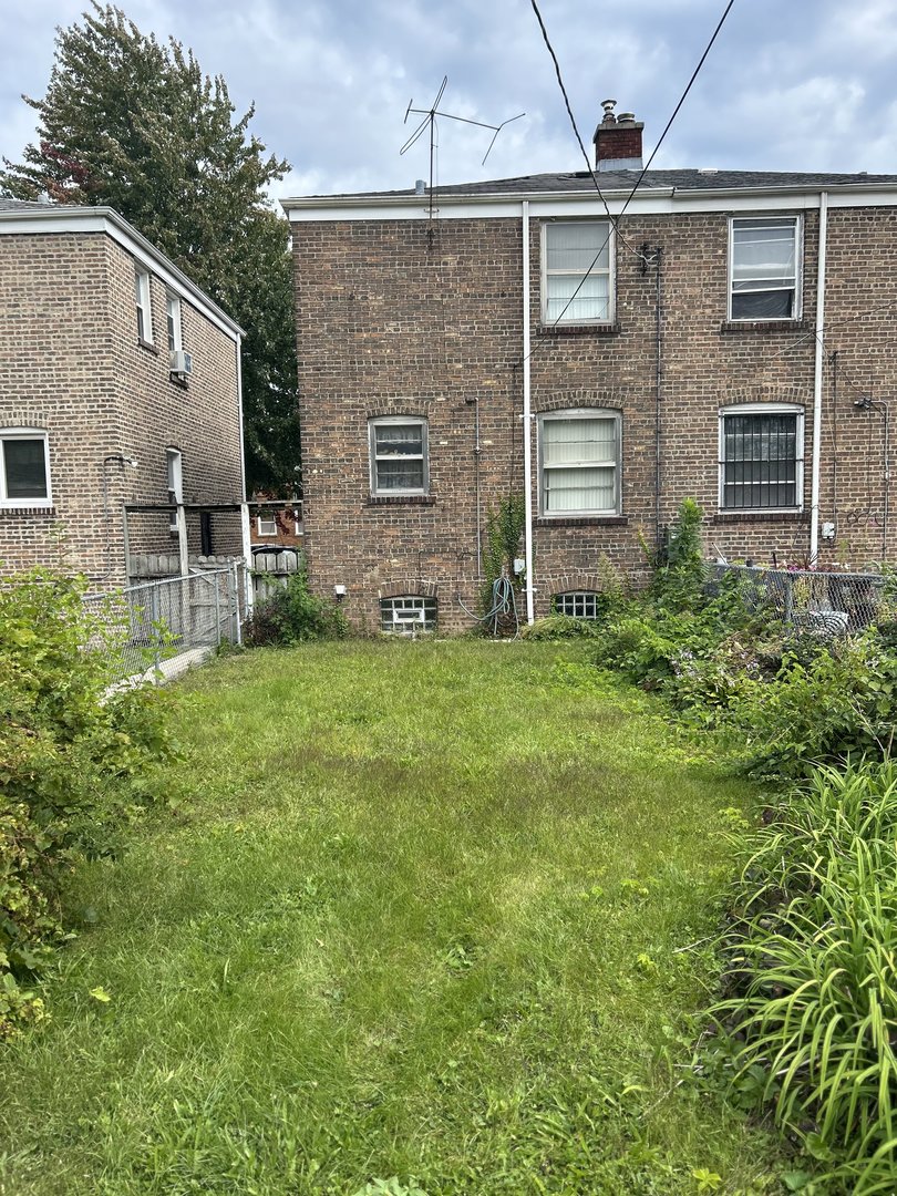 8822 S Kenwood Avenue, Chicago, IL 60619