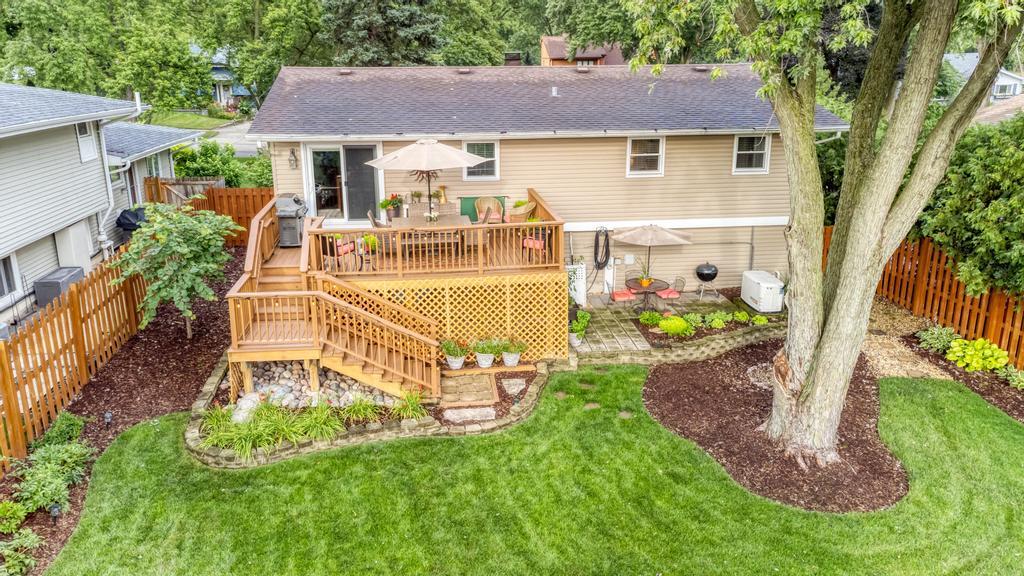 200 N Erie Street, Wheaton, IL 60187