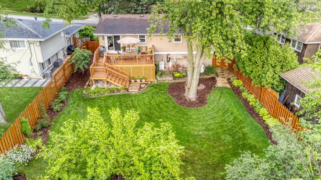 200 N Erie Street, Wheaton, IL 60187