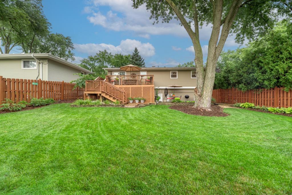 200 N Erie Street, Wheaton, IL 60187
