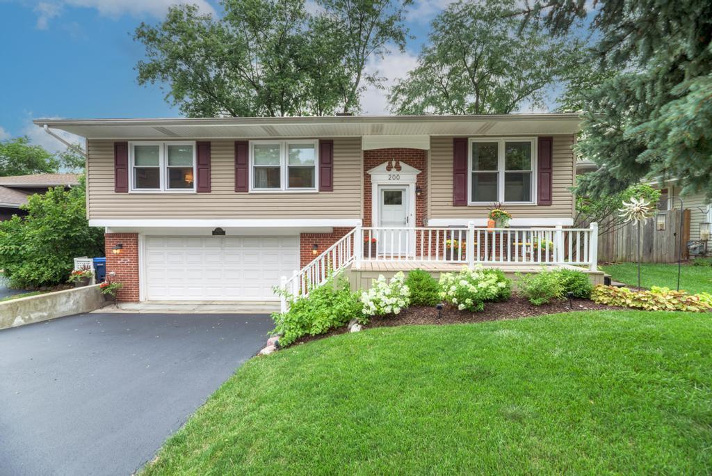 200 N Erie Street, Wheaton, IL 60187