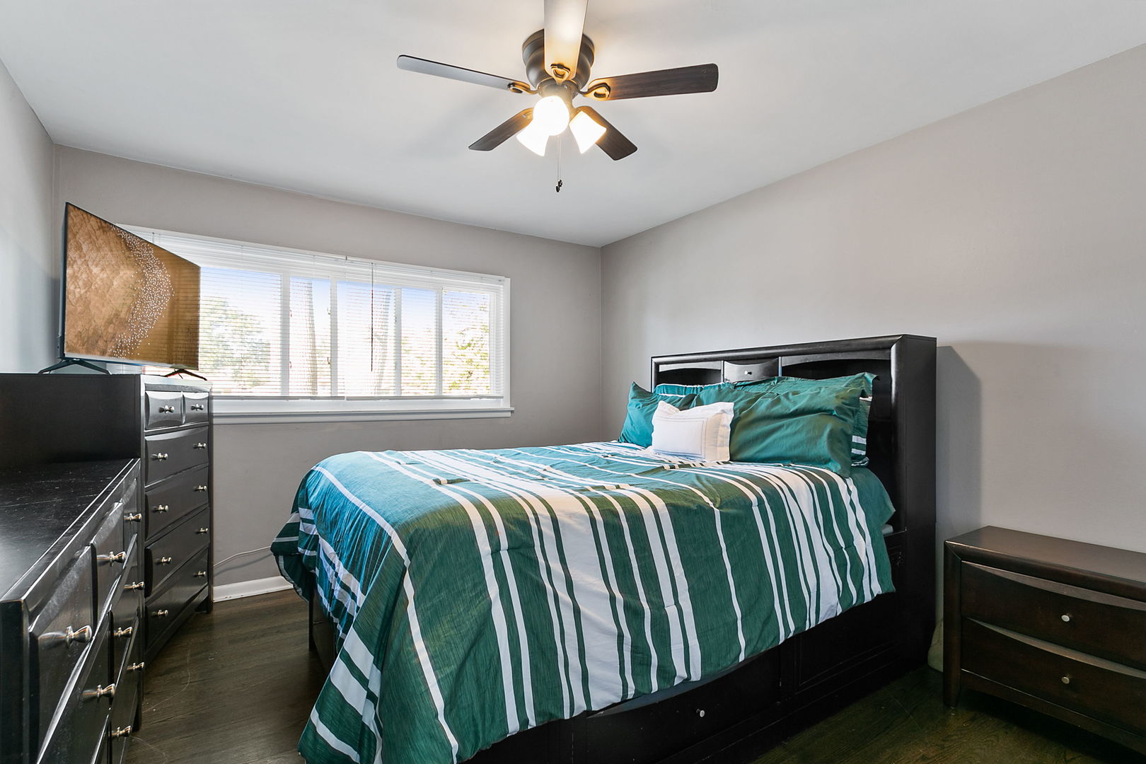 15221 Oak Street, Dolton, IL 60419