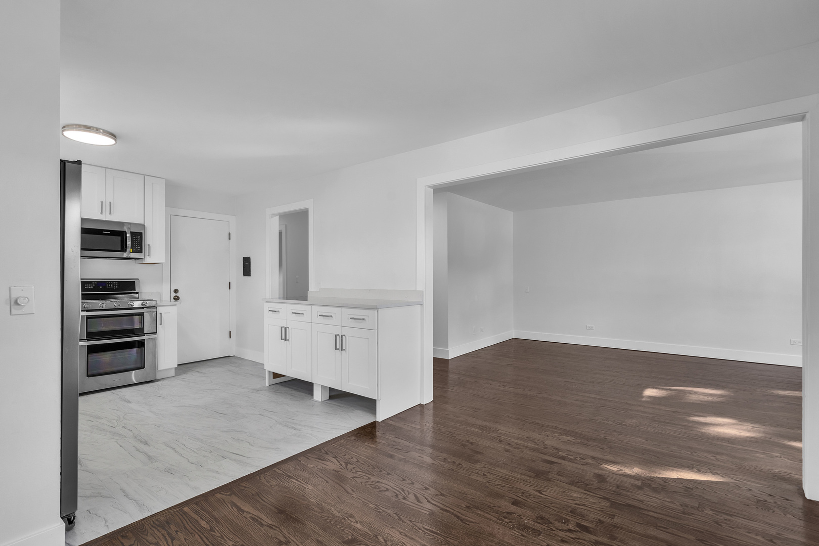 512 W Ida Court #1, Mount Prospect, IL 60056