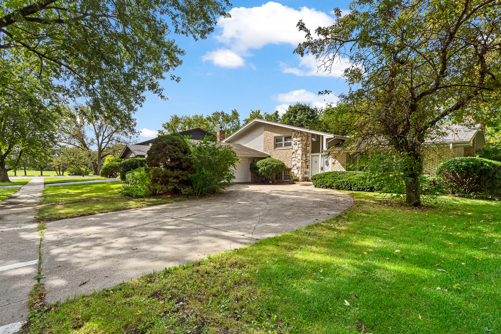 18350 Carpenter Street, Homewood, IL 60430