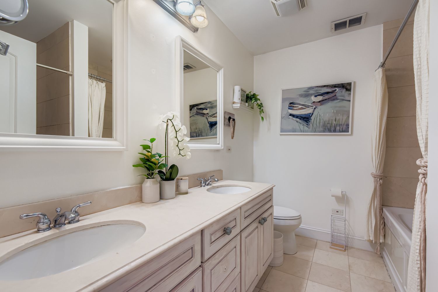 6441 Blackhawk Trail, Indian Head Park, IL 60525