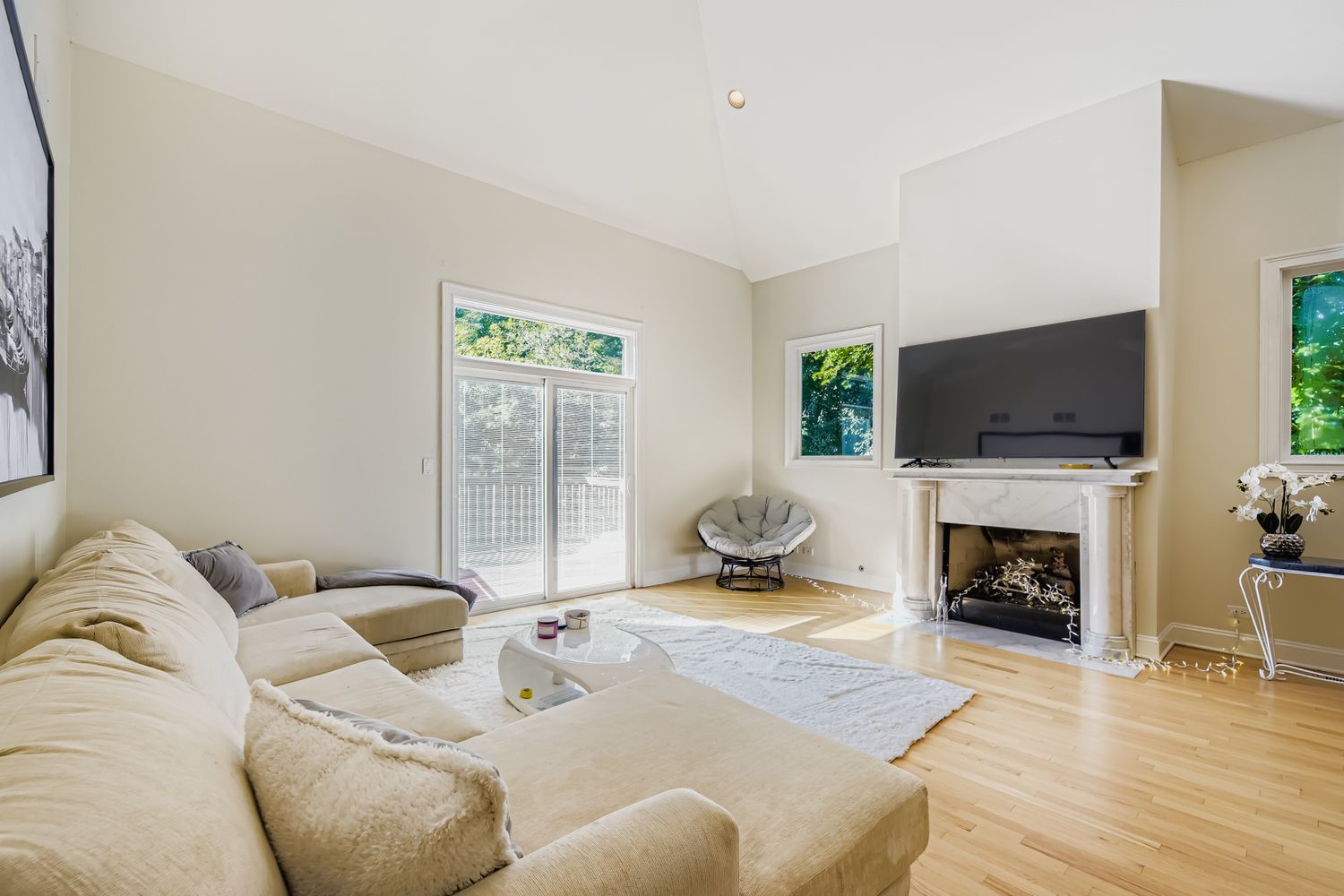 6441 Blackhawk Trail, Indian Head Park, IL 60525