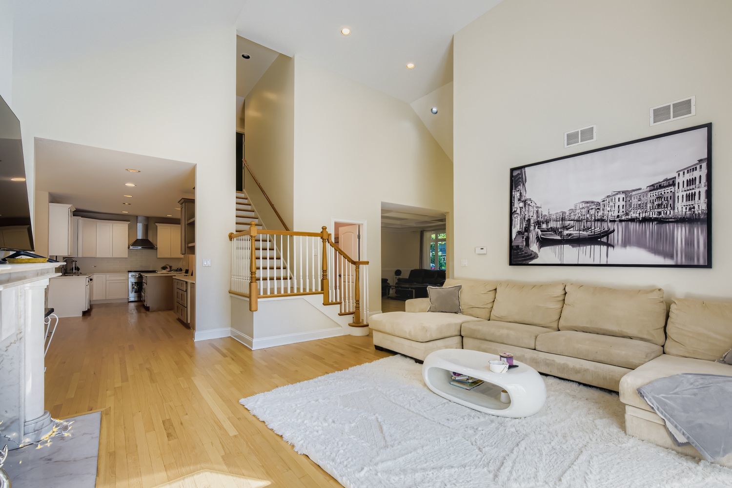 6441 Blackhawk Trail, Indian Head Park, IL 60525