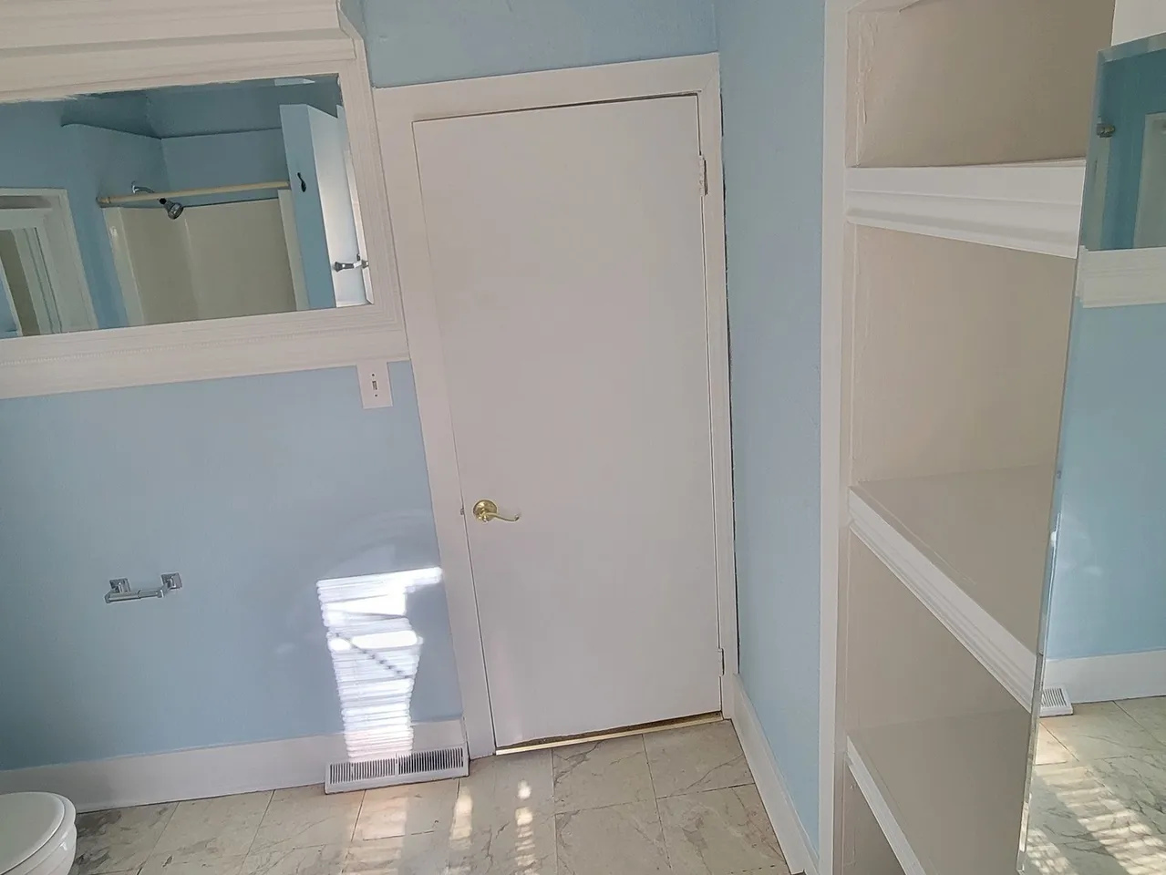 327 S State Street, Lockport, IL 60441