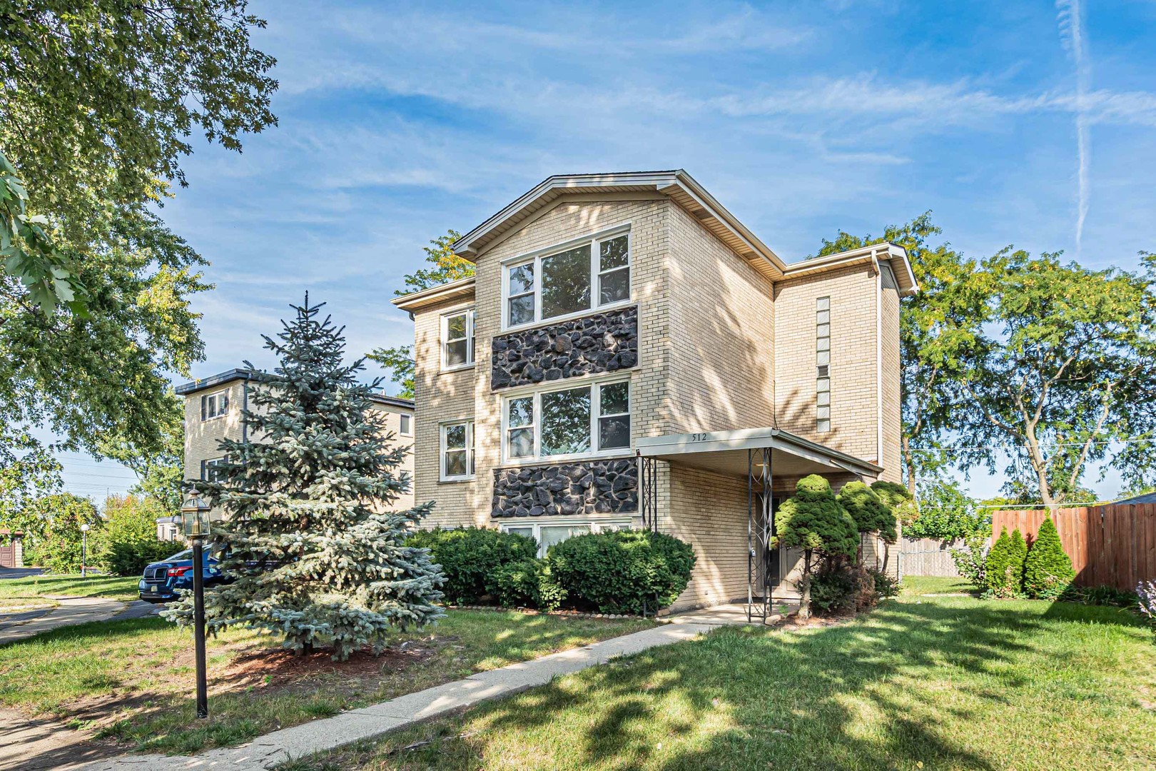 512 W Ida Court #2, Mount Prospect, IL 60056
