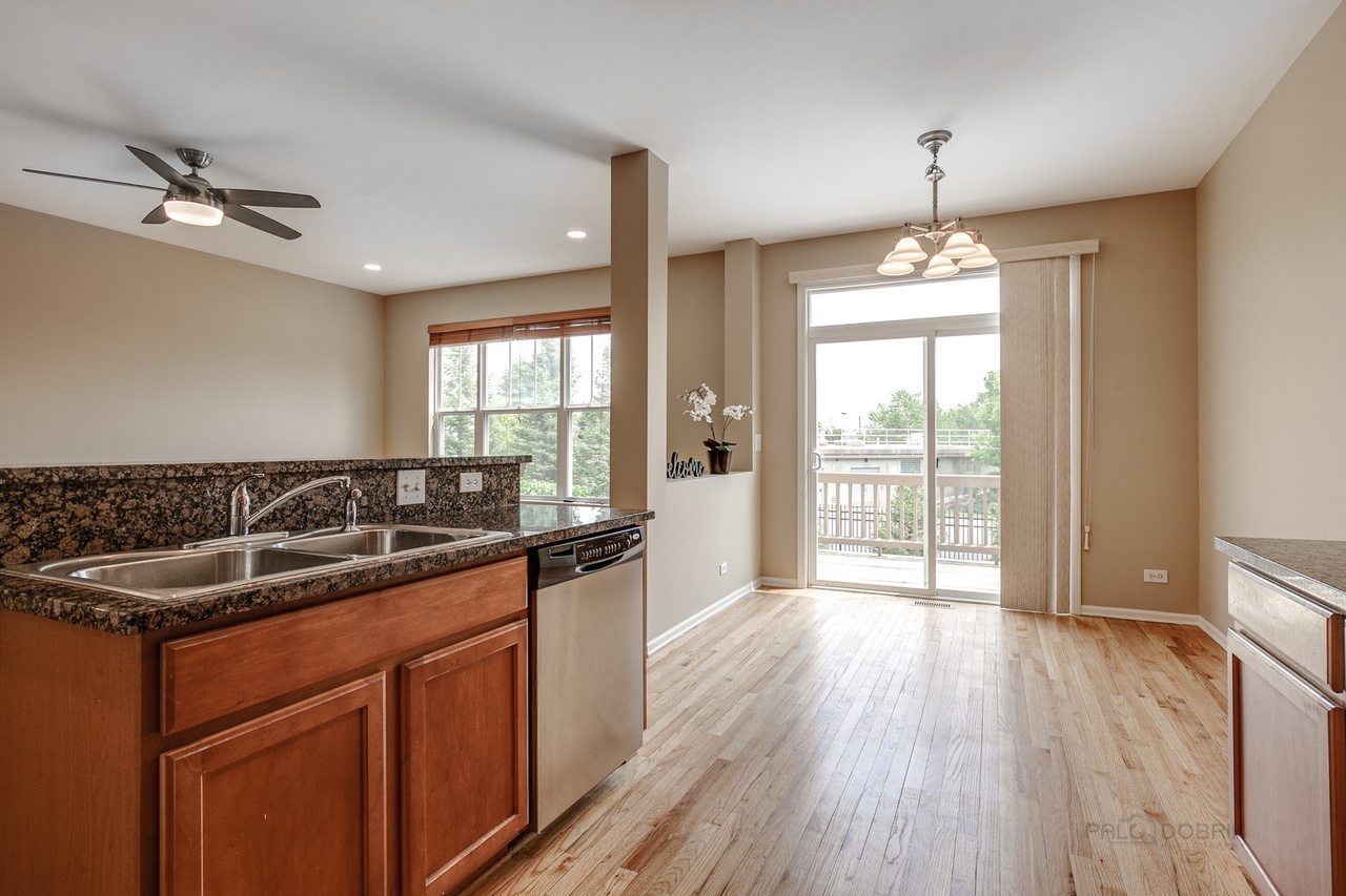 1817 CRENSHAW Circle, Vernon Hills, IL 60061