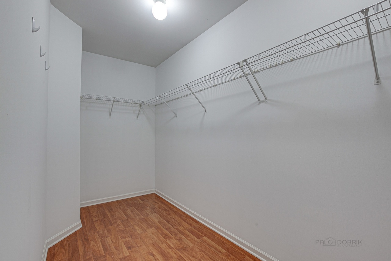 1817 CRENSHAW Circle, Vernon Hills, IL 60061