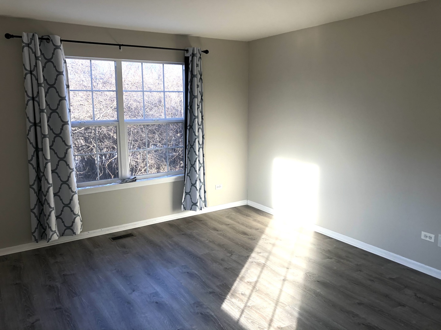 928 N Village Drive #1, Round Lake Beach, IL 60073