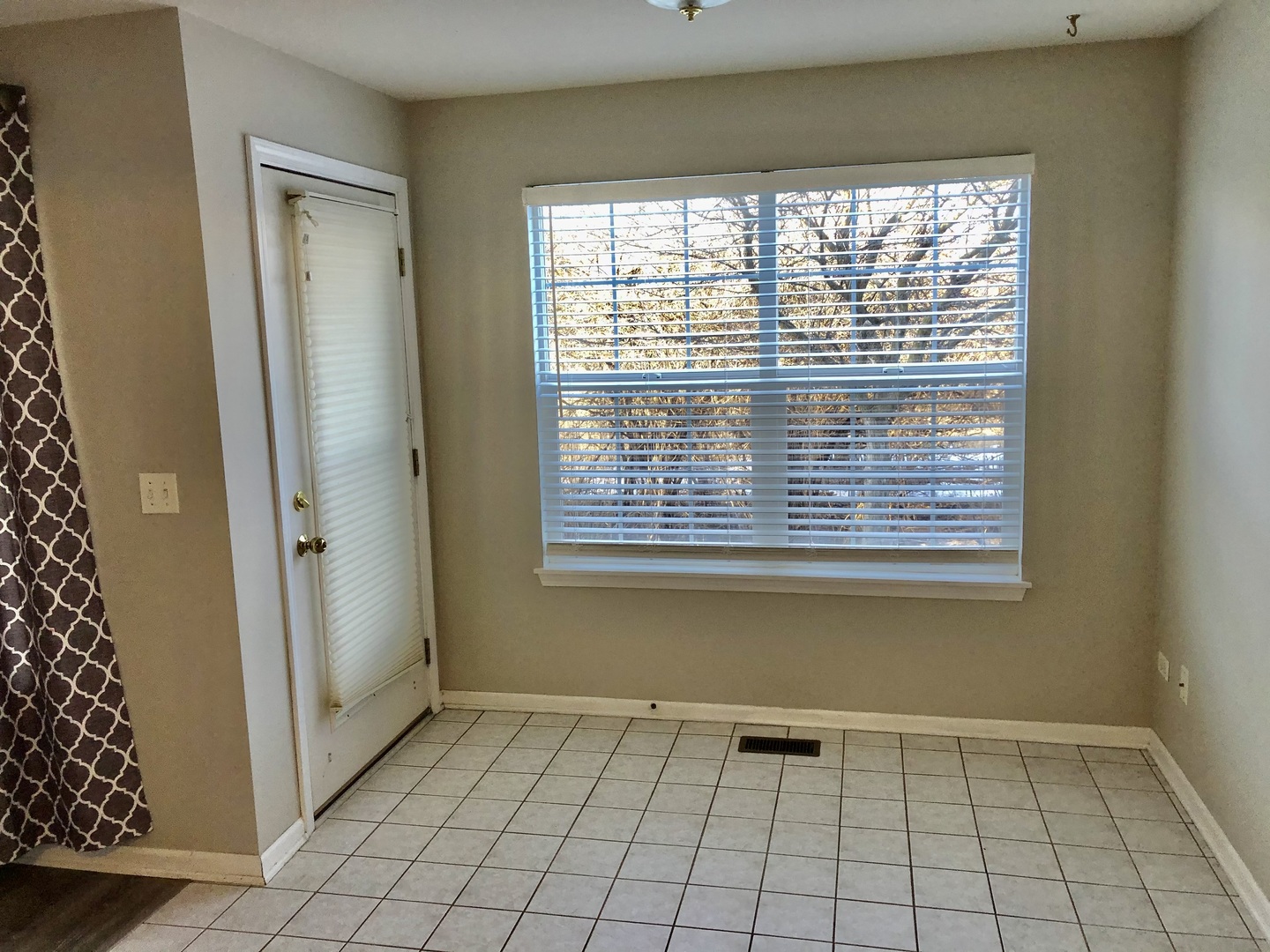 928 N Village Drive #1, Round Lake Beach, IL 60073