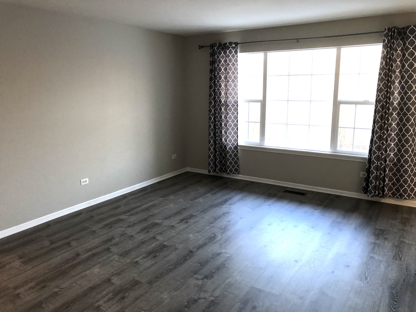 928 N Village Drive #1, Round Lake Beach, IL 60073