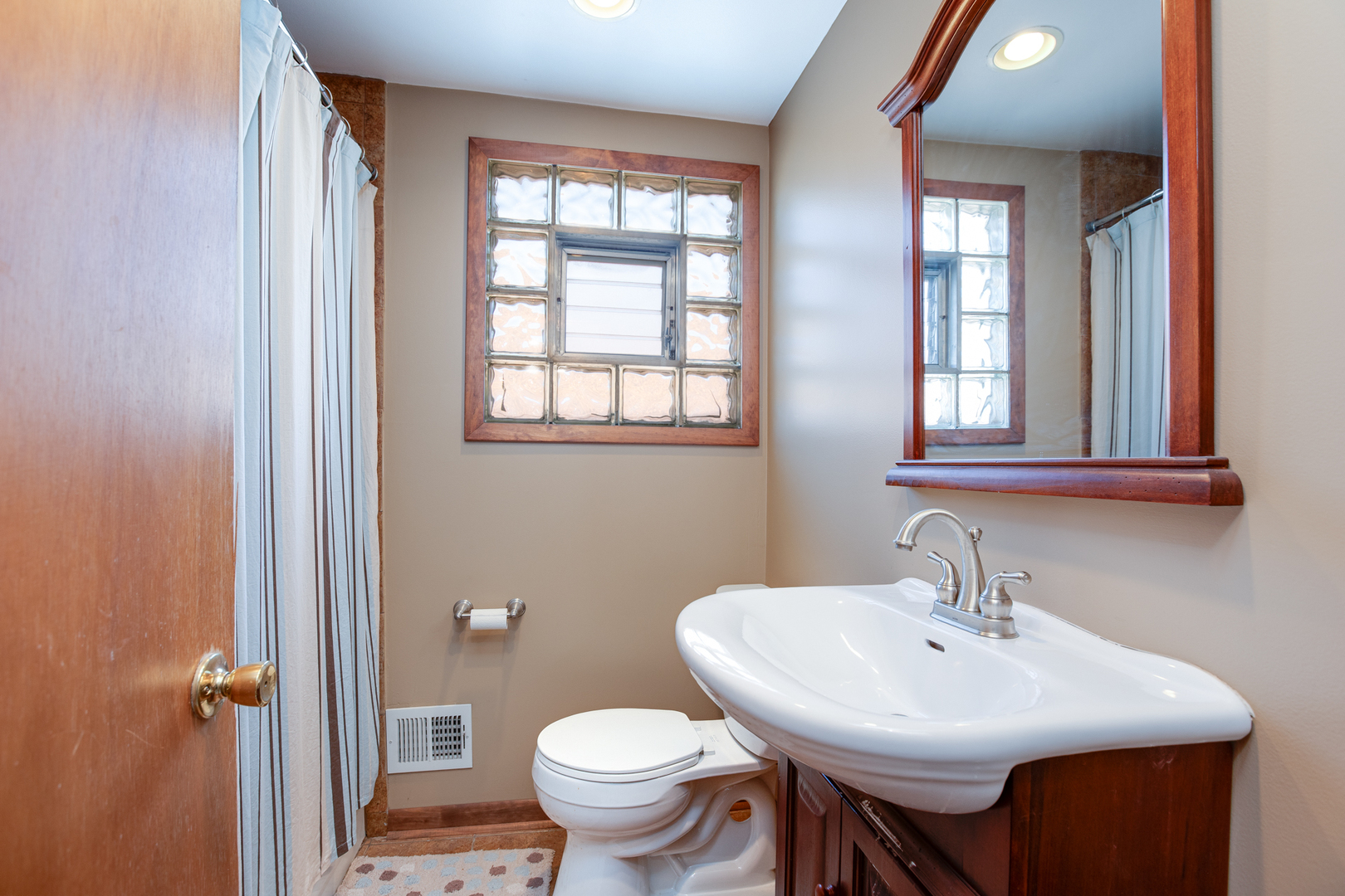 5301 N Melvina Avenue, Chicago, IL 60630