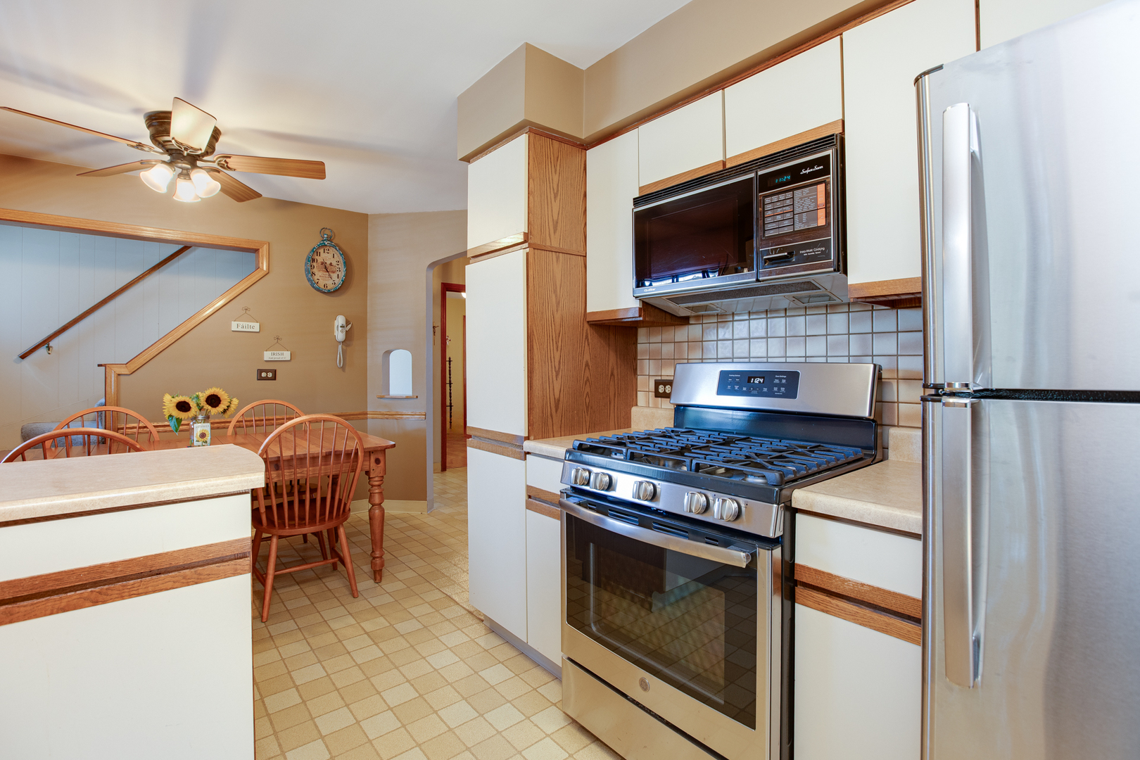 5301 N Melvina Avenue, Chicago, IL 60630
