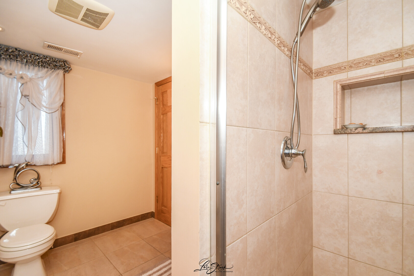 7810 S Lockwood Avenue, Burbank, IL 60459