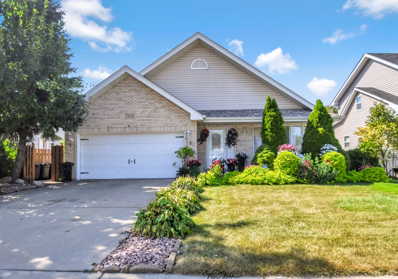 7810 S Lockwood Avenue, Burbank, IL 60459