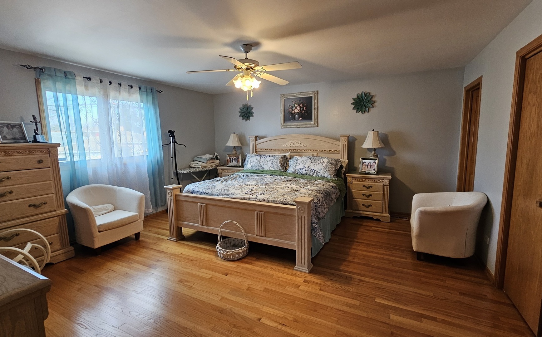 7810 S Lockwood Avenue, Burbank, IL 60459