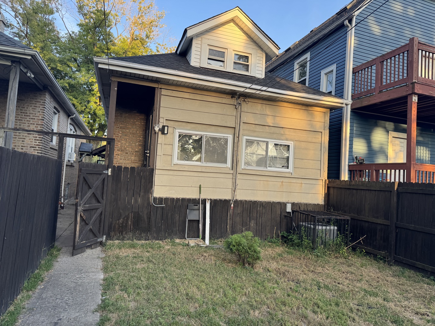 7316 S Woodlawn Avenue, Chicago, IL 60619