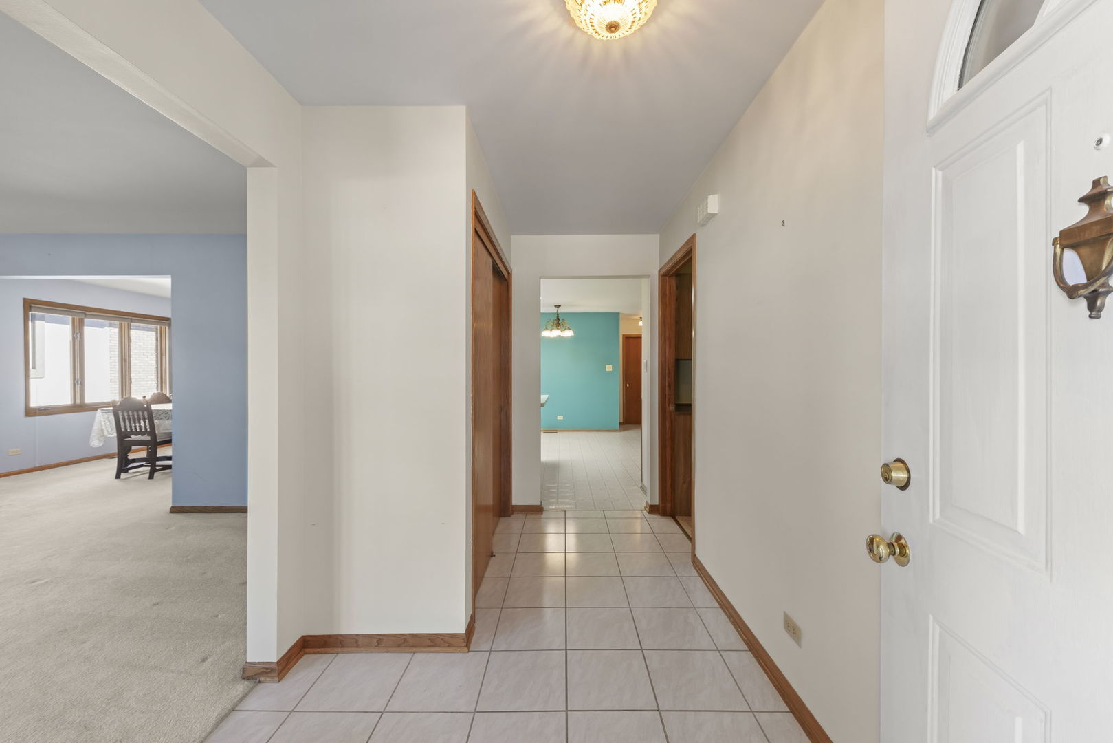 14051 E Laramie Court, Crestwood, IL 60418