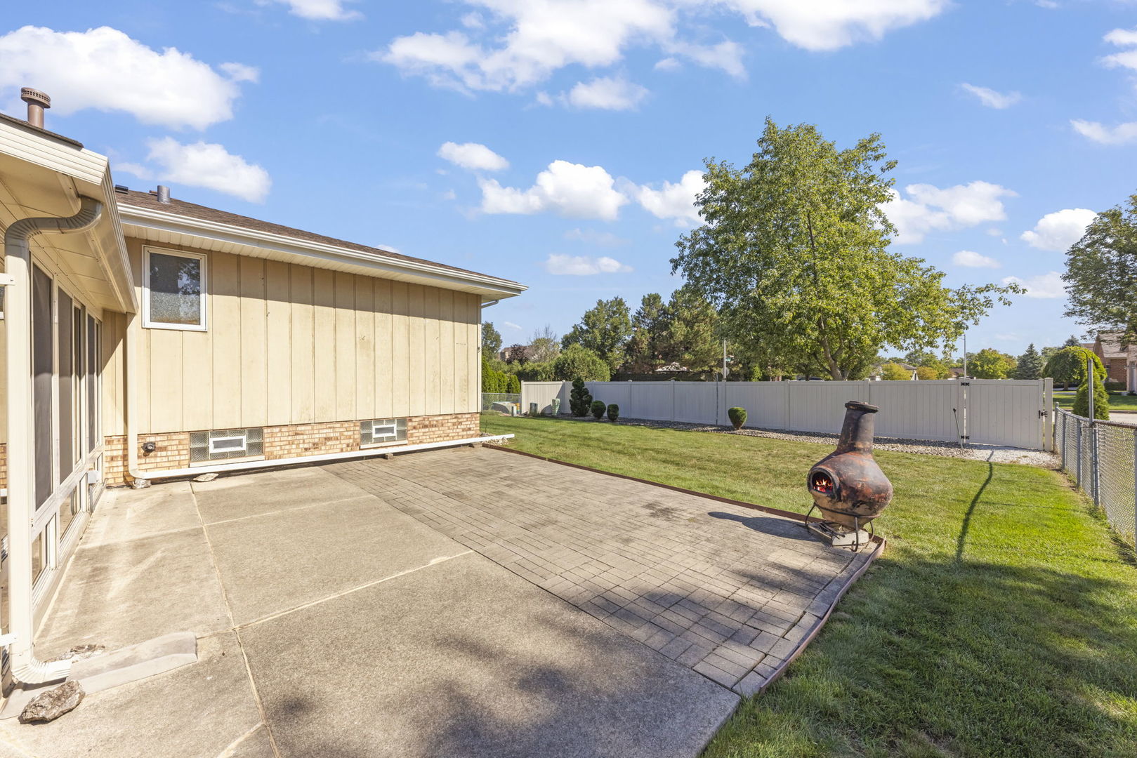 14051 E Laramie Court, Crestwood, IL 60418