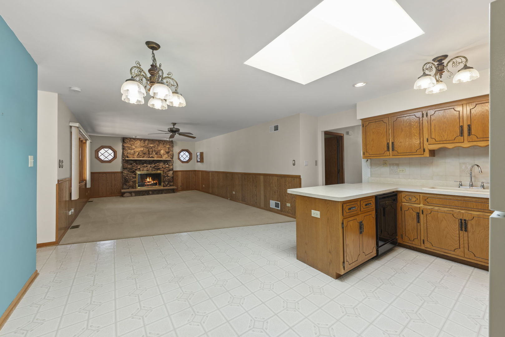 14051 E Laramie Court, Crestwood, IL 60418