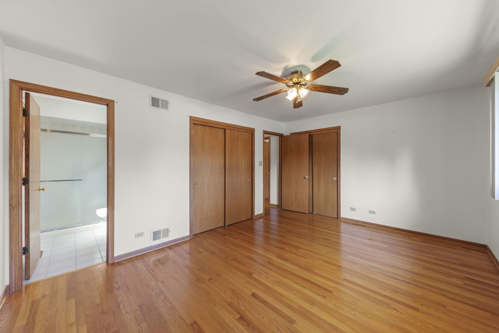 14051 E Laramie Court, Crestwood, IL 60418