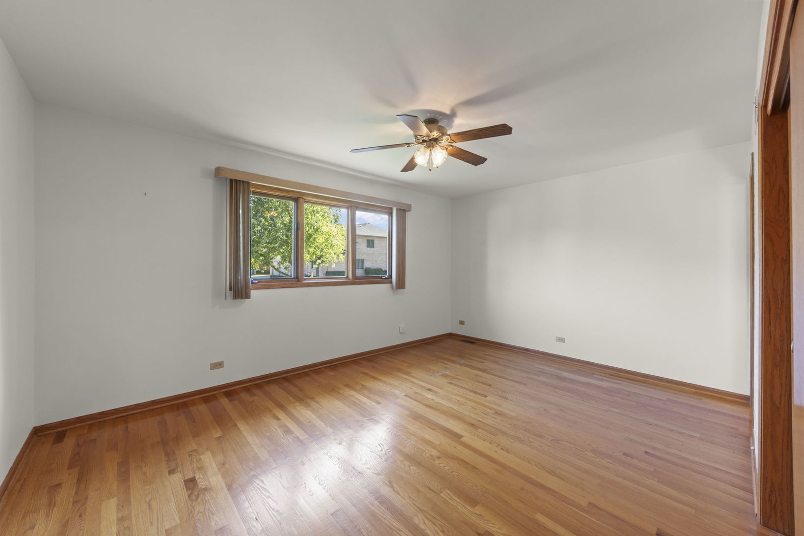 14051 E Laramie Court, Crestwood, IL 60418