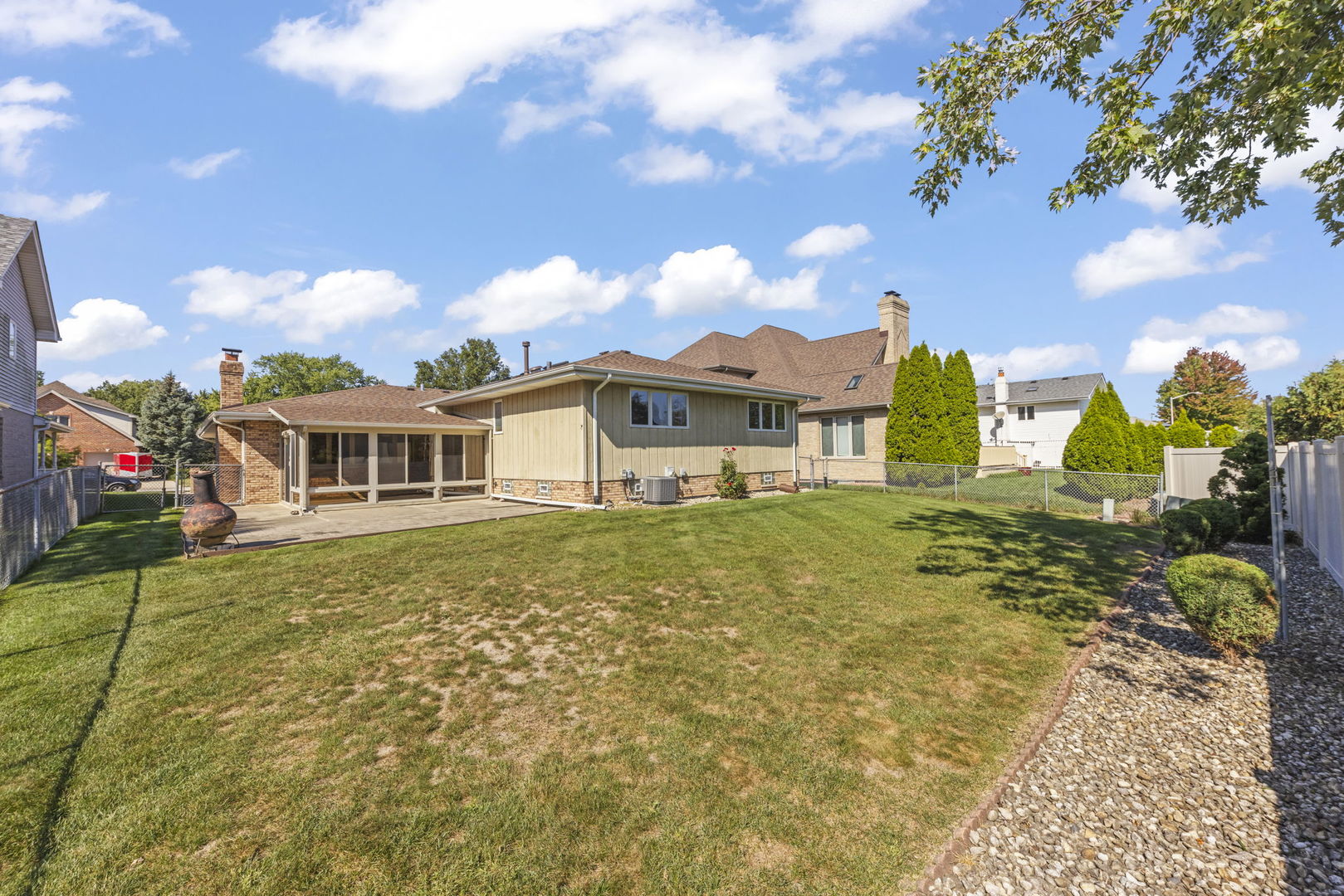 14051 E Laramie Court, Crestwood, IL 60418