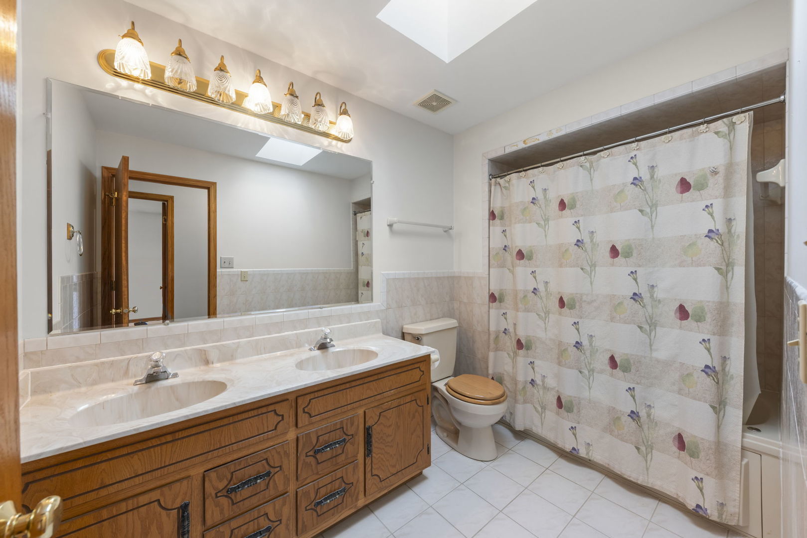 14051 E Laramie Court, Crestwood, IL 60418