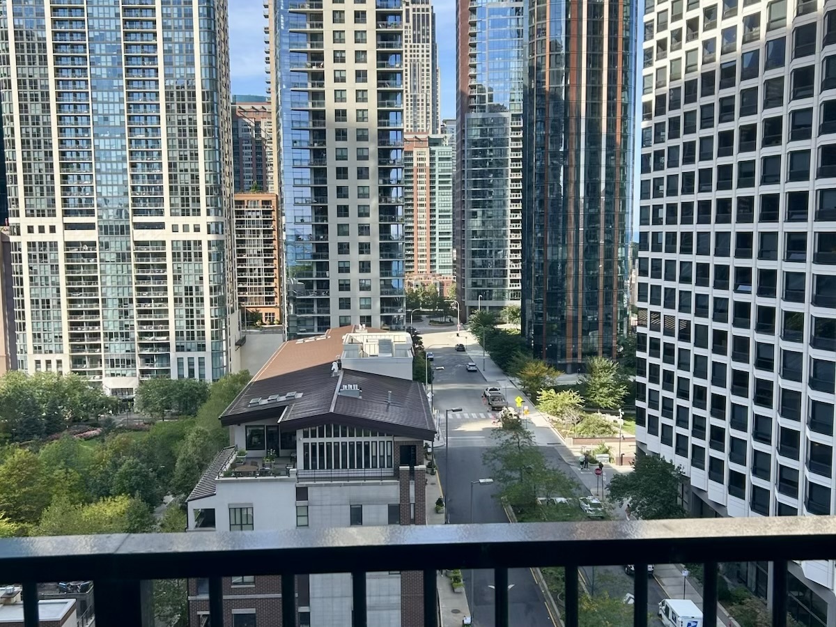 400 E Randolph Street #1510, Chicago, IL 60601