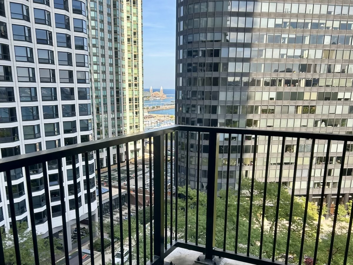 400 E Randolph Street #1510, Chicago, IL 60601