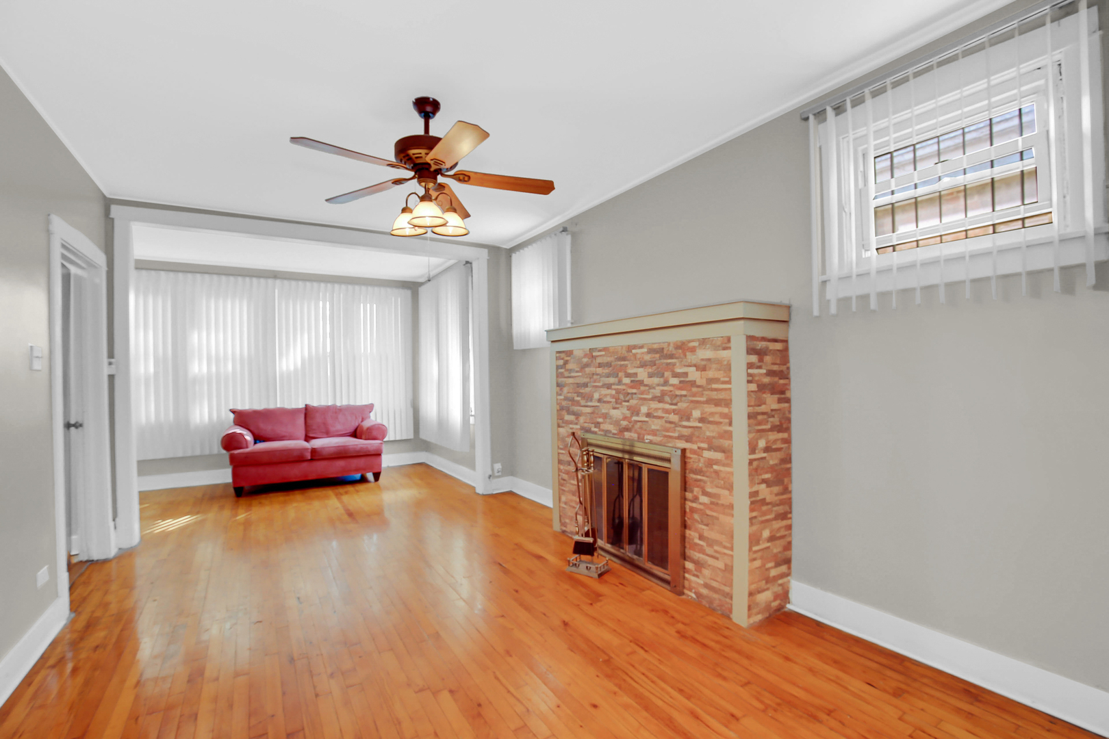 812 S Kilbourn Avenue, Chicago, IL 60624