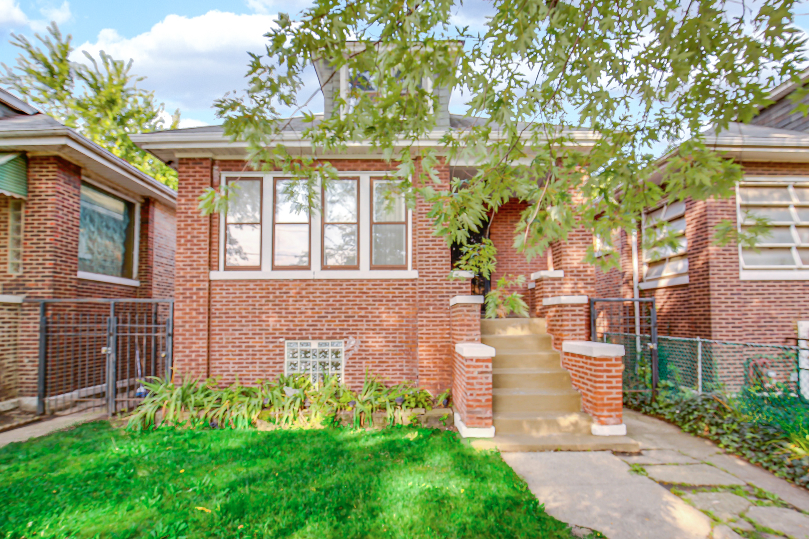 812 S Kilbourn Avenue, Chicago, IL 60624