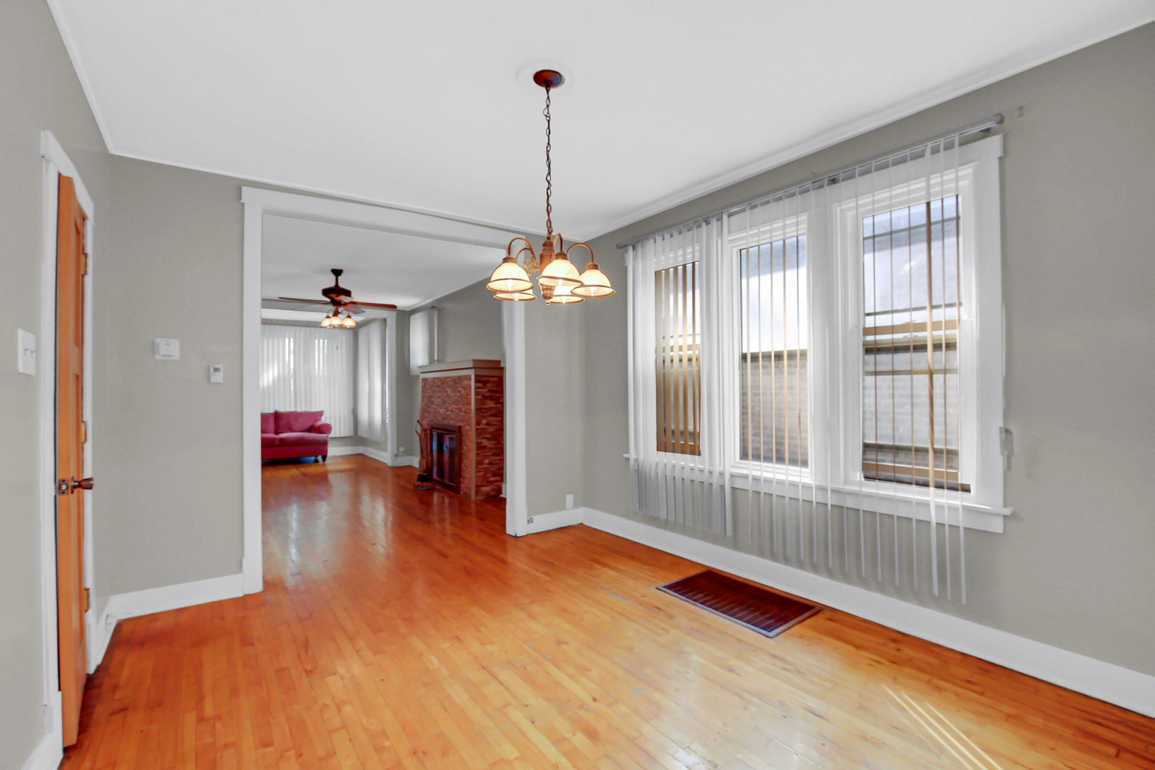 812 S Kilbourn Avenue, Chicago, IL 60624